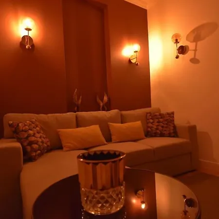 Charming House 4br Ac Near Metro Βίλα
