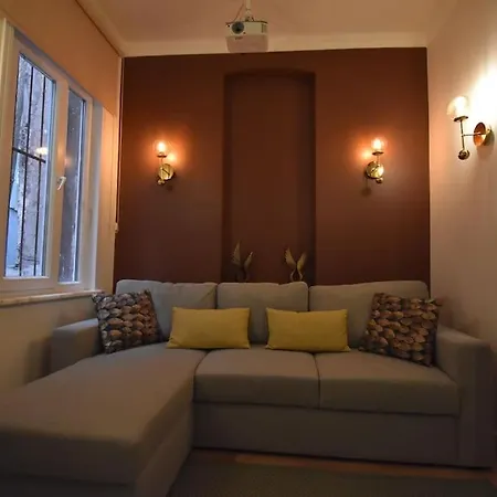 Charming House 4br Ac Near Metro Βίλα