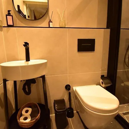 Charming House 4br Ac Near Metro Βίλα Κωνσταντινούπολη