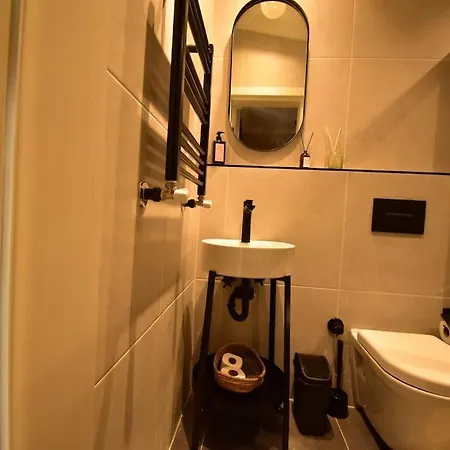 Charming House 4br Ac Near Metro *