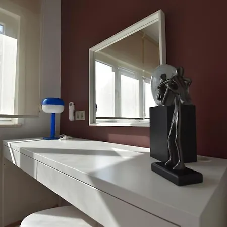 Charming House 4br Ac Near Metro Βίλα
