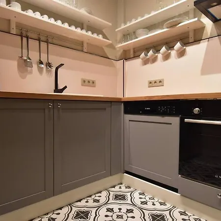 Charming House 4br Ac Near Metro *