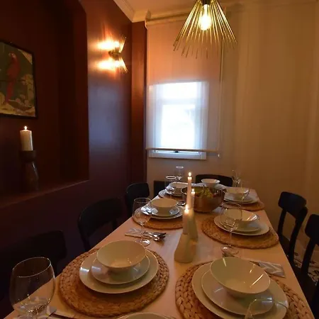 Charming House 4br Ac Near Metro